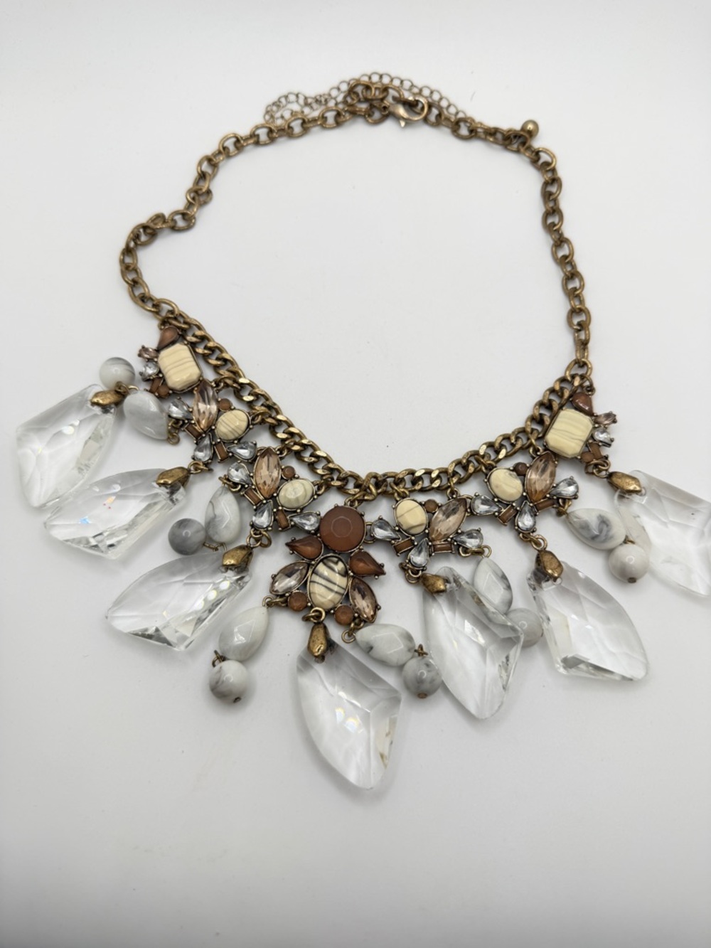 up to 23"‎ long faceted glass, acrylic and antiqued gold tone metal necklace!